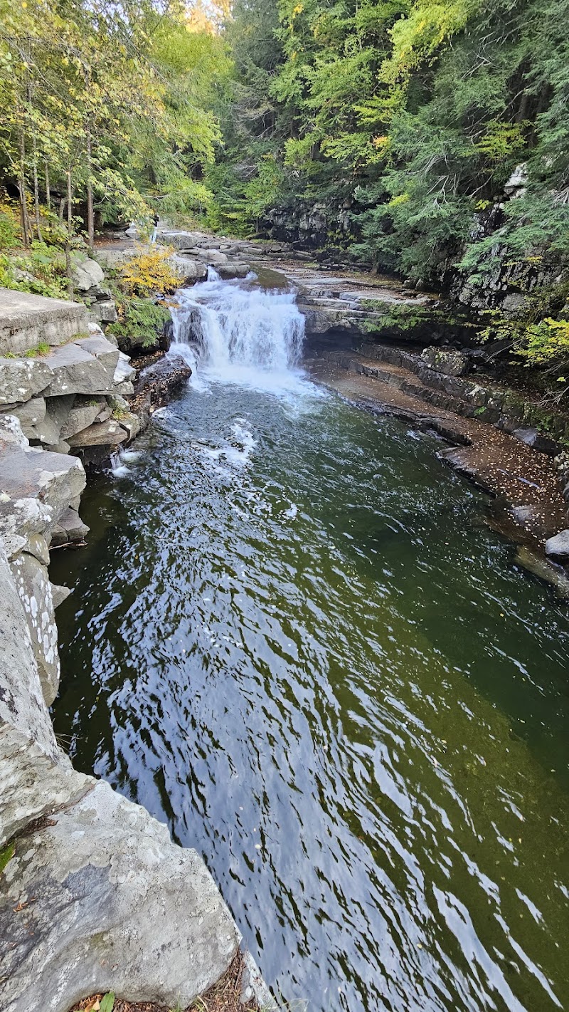 Bristol Cliffs Falls