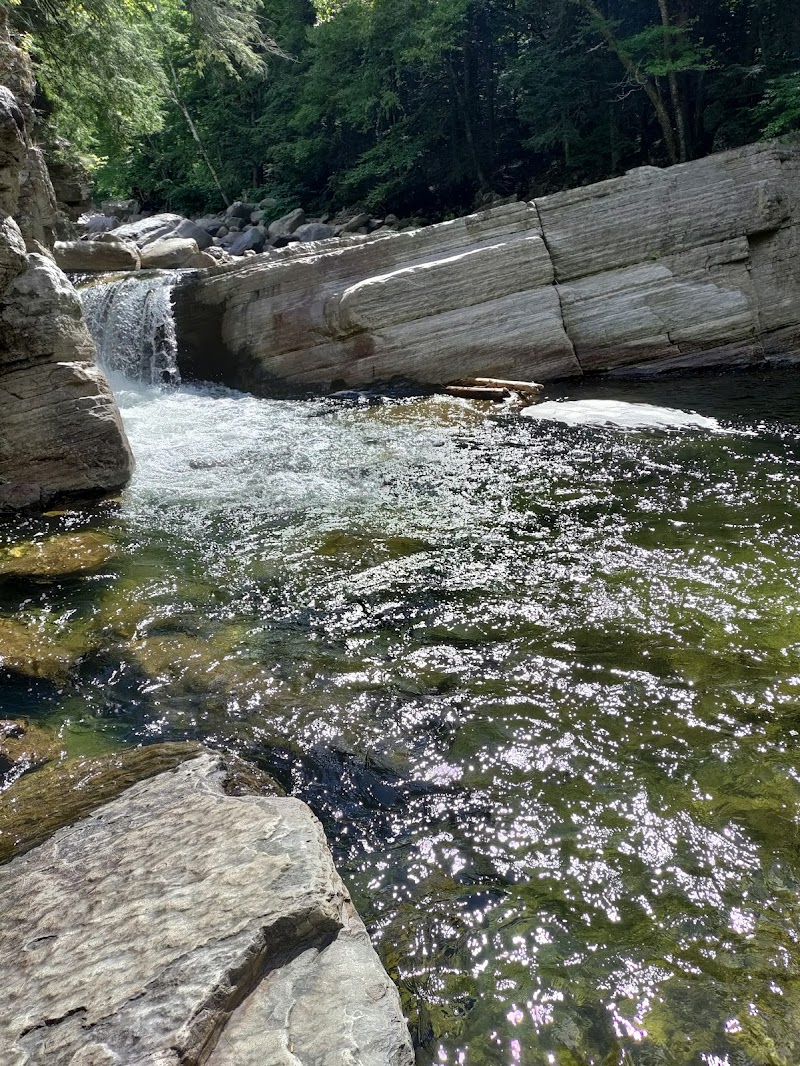 Bristol Cliffs Falls